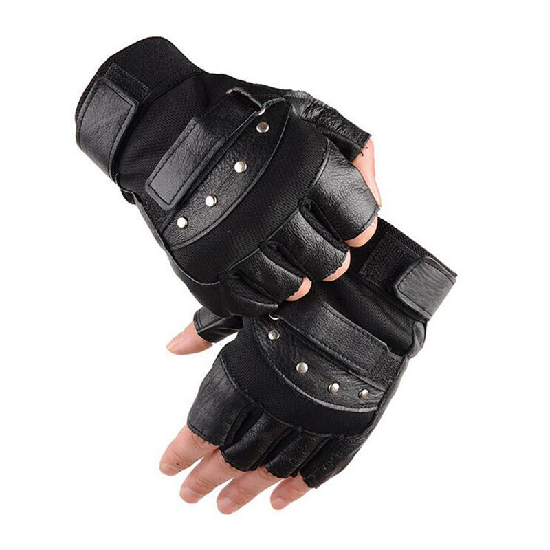Tech Wear Accessories - قفازات لياقة جلدية بنصف إصبع للرجال