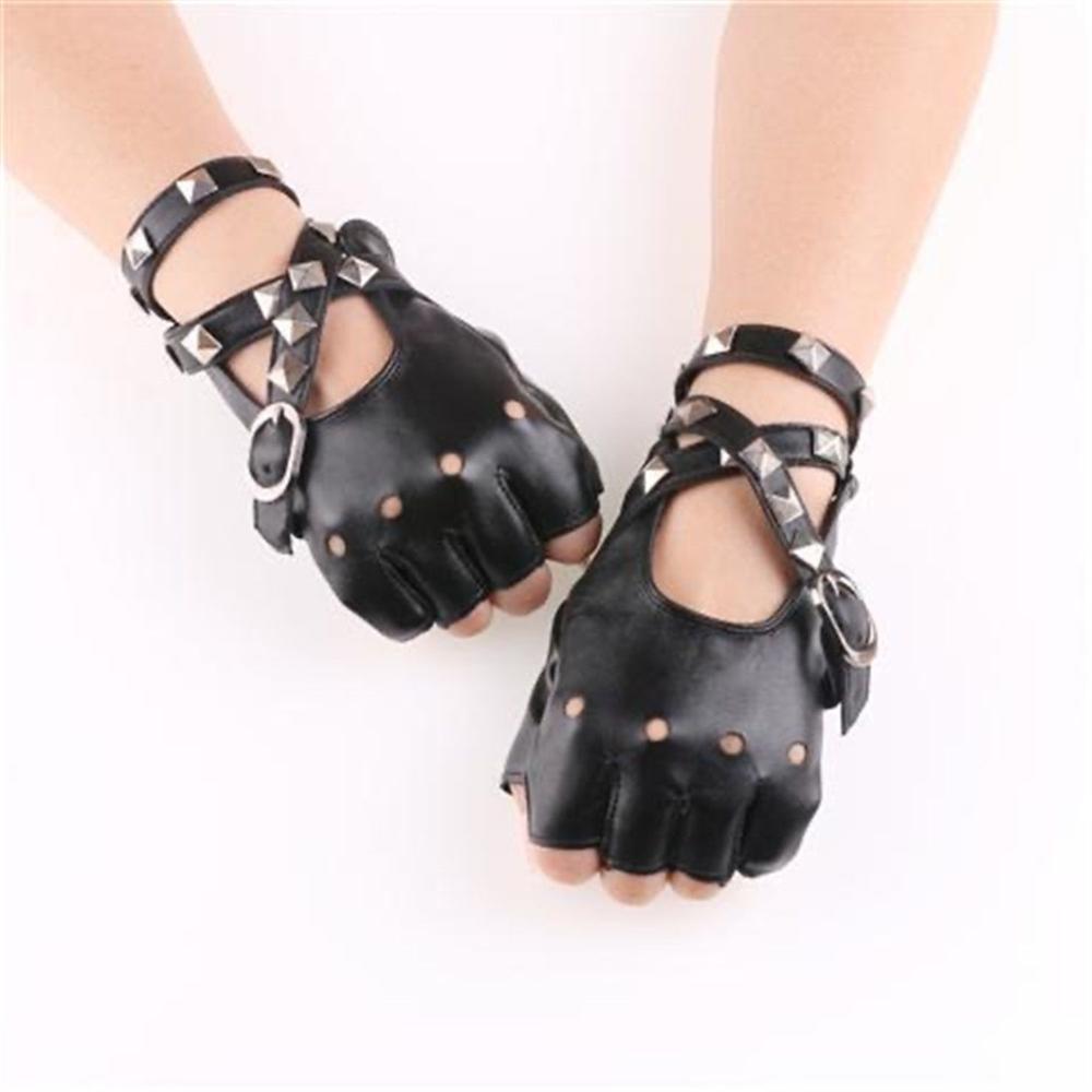 قفازات من الجلد الصناعي للقياد - مراجعة Tech Wear Accessories وسعره