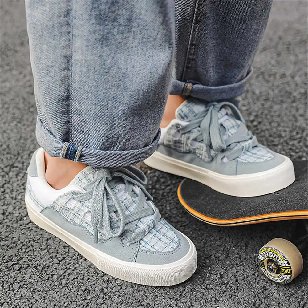 مع جلد الهيب هوب أحذية المدرسة - مراجعة Unique Tech Accessories Gifts وسعره